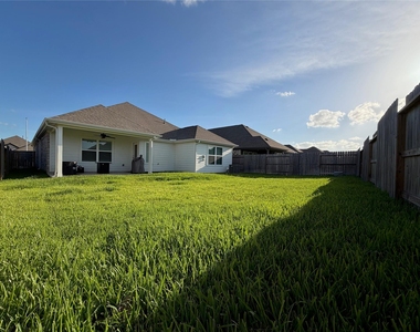 4724 Peony Green Drive - Photo Thumbnail 38