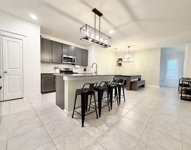 4724 Peony Green Drive - Photo Thumbnail 12