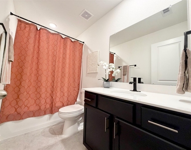 4724 Peony Green Drive - Photo Thumbnail 8