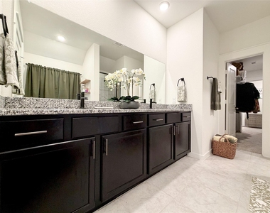 4724 Peony Green Drive - Photo Thumbnail 29