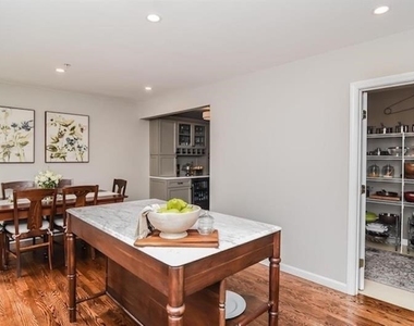 14 Georgetowne - Photo Thumbnail 7