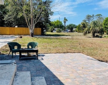 26900 N Riverside Drive - Photo Thumbnail 10