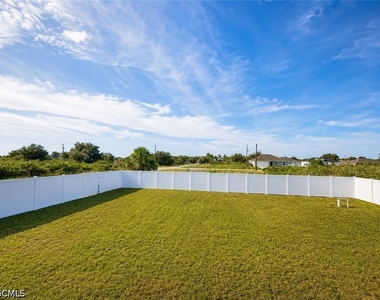 2618 69th Street W - Photo Thumbnail 7