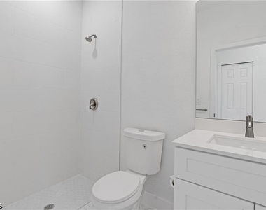 2618 69th Street W - Photo Thumbnail 16