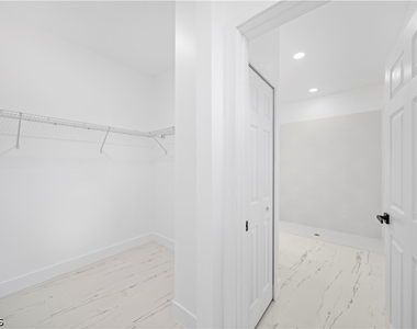 2618 69th Street W - Photo Thumbnail 13