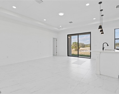 2618 69th Street W - Photo Thumbnail 13