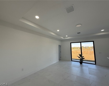 2618 69th Street W - Photo Thumbnail 8