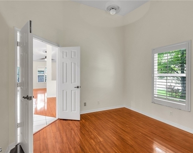 22203 Seashore Circle - Photo Thumbnail 28