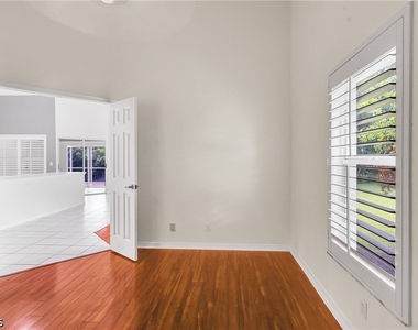 22203 Seashore Circle - Photo Thumbnail 29