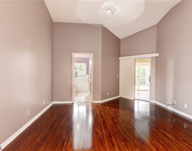 22203 Seashore Circle - Photo Thumbnail 21