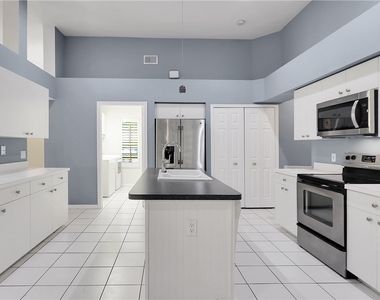 22203 Seashore Circle - Photo Thumbnail 12