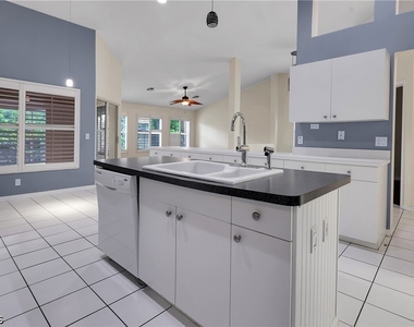 22203 Seashore Circle - Photo Thumbnail 16