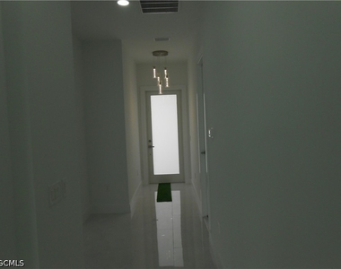 320 Poplar Street - Photo Thumbnail 5