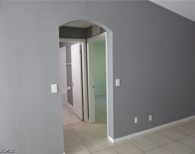 922 Eisenhower Boulevard - Photo Thumbnail 5