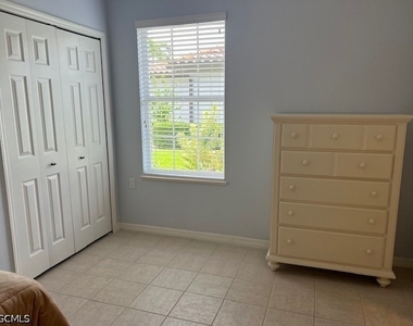 10541 Diamante Way - Photo Thumbnail 15