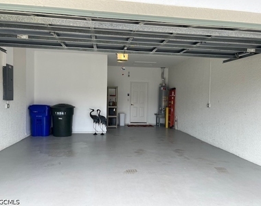 10541 Diamante Way - Photo Thumbnail 19