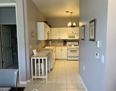 10541 Diamante Way - Photo Thumbnail 8