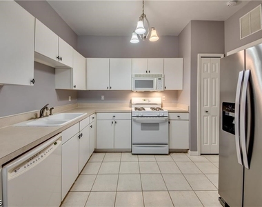 10541 Diamante Way - Photo Thumbnail 7
