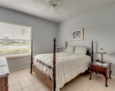 10541 Diamante Way - Photo Thumbnail 10