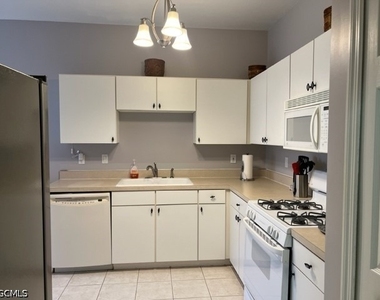 10541 Diamante Way - Photo Thumbnail 9