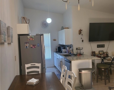 1433 Sw 51st Lane - Photo Thumbnail 4