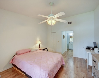 1433 Sw 51st Lane - Photo Thumbnail 18