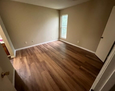 2200 Cypress Landing Drive - Photo Thumbnail 17