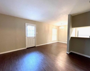 2200 Cypress Landing Drive - Photo Thumbnail 2