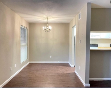 2200 Cypress Landing Drive - Photo Thumbnail 6