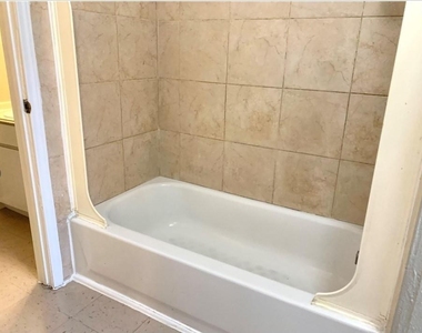 2200 Cypress Landing Drive - Photo Thumbnail 11
