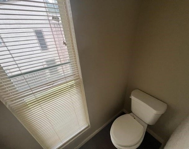 2200 Cypress Landing Drive - Photo Thumbnail 14