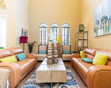 8713 Pegasus Drive - Photo Thumbnail 2