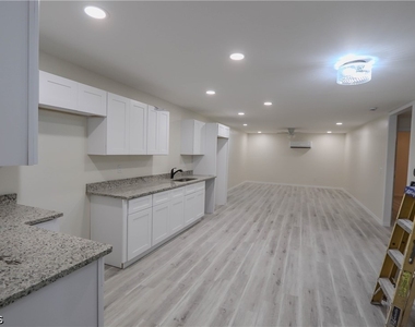 2222 Unity Avenue - Photo Thumbnail 2