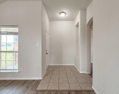 6015 Ida Rose Court - Photo Thumbnail 4