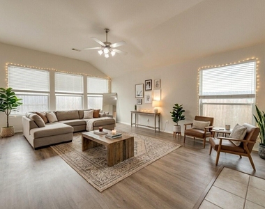 6015 Ida Rose Court - Photo Thumbnail 10