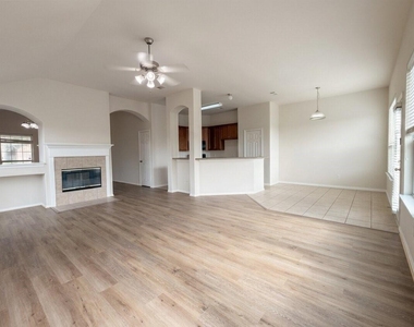 6015 Ida Rose Court - Photo Thumbnail 11