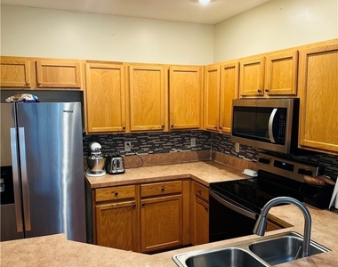 10091 Pacific Pines Avenue - Photo Thumbnail 8