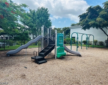 10091 Pacific Pines Avenue - Photo Thumbnail 3