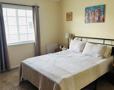 10091 Pacific Pines Avenue - Photo Thumbnail 10