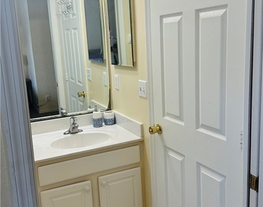 10091 Pacific Pines Avenue - Photo Thumbnail 16