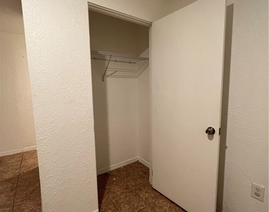 3923 Se 12th Avenue - Photo Thumbnail 7