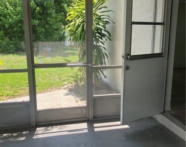 3923 Se 12th Avenue - Photo Thumbnail 9