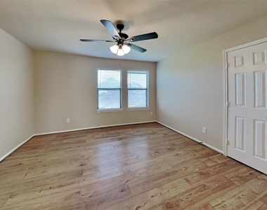 19715 Seabury Path Court - Photo Thumbnail 16
