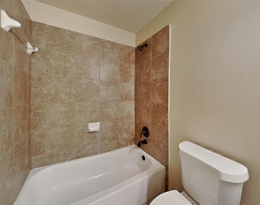 19715 Seabury Path Court - Photo Thumbnail 15