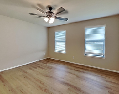 19715 Seabury Path Court - Photo Thumbnail 11