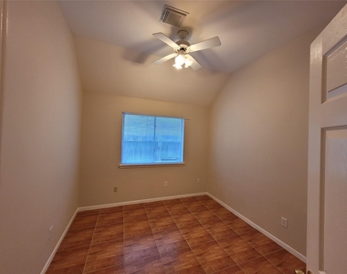 15427 Truslow Point Lane - Photo Thumbnail 22