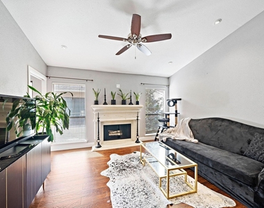 1818 Augusta Drive - Photo Thumbnail 5