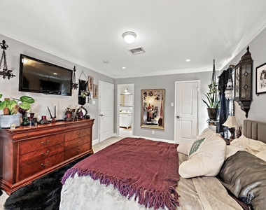 1818 Augusta Drive - Photo Thumbnail 9