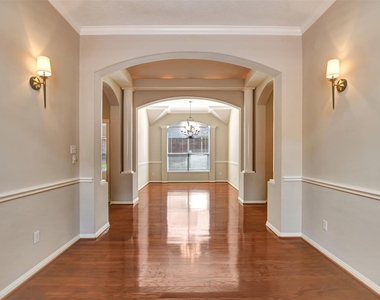 1110 Parkhaven Lane - Photo Thumbnail 9