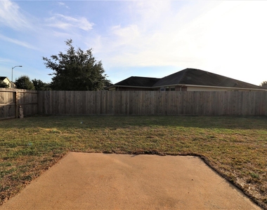 6803 Hayman Drive - Photo Thumbnail 8